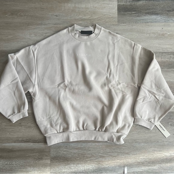 NWT Fear of God Essentials Core Crewneck in Silver Cloud - Picture 12 of 12